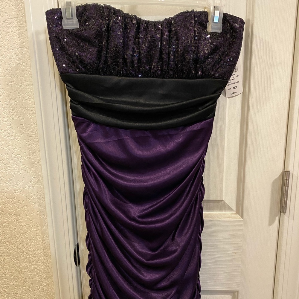 Speechless brand size medium body con dress